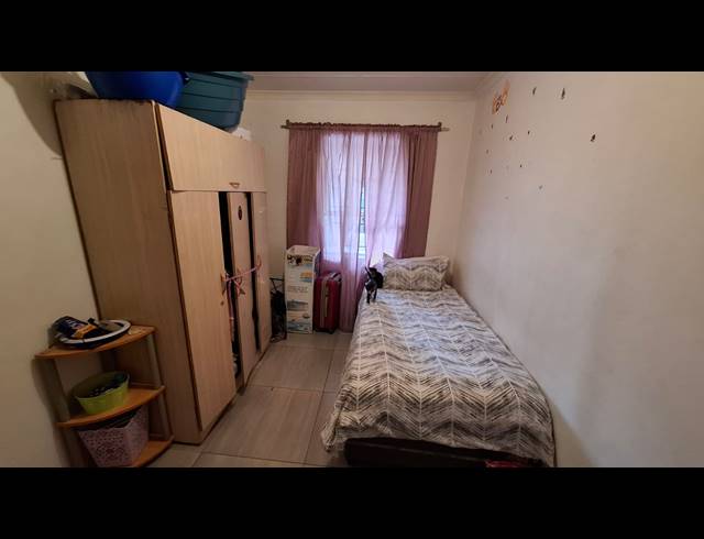 2 BEDROOM HOUSE FOR SALE IN LENTEGEUR